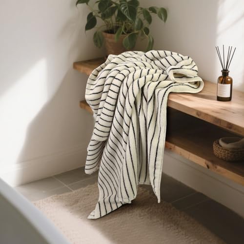 Jacquotha Black and White Striped Bath Towels Set of 2