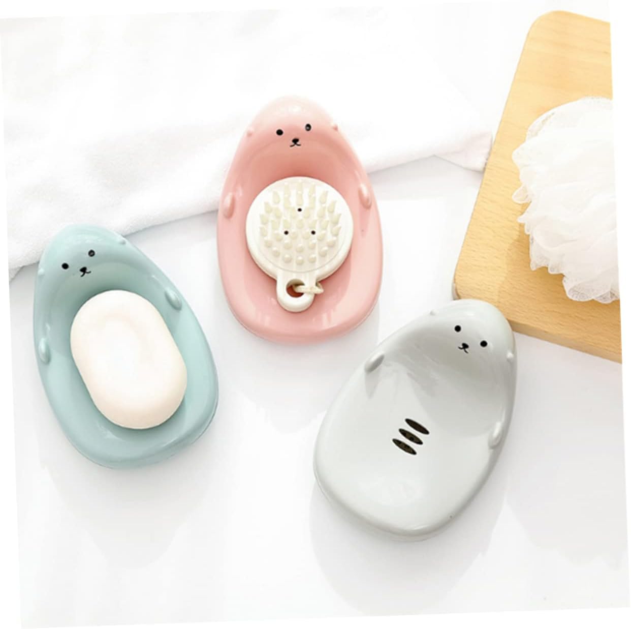 LIFKOME Heart Shaped Soap Dish Drainer Holder for Travel and Bathroom Use