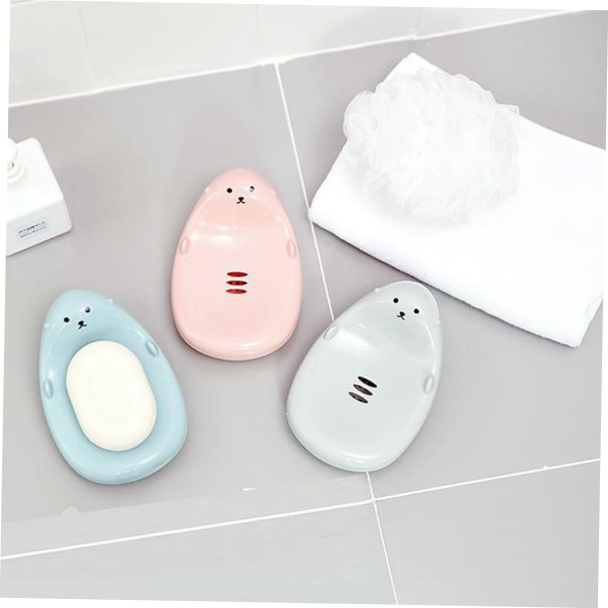 HOLIDYOYO Round Heart Shaped Soap Dish Drainer Holder 1