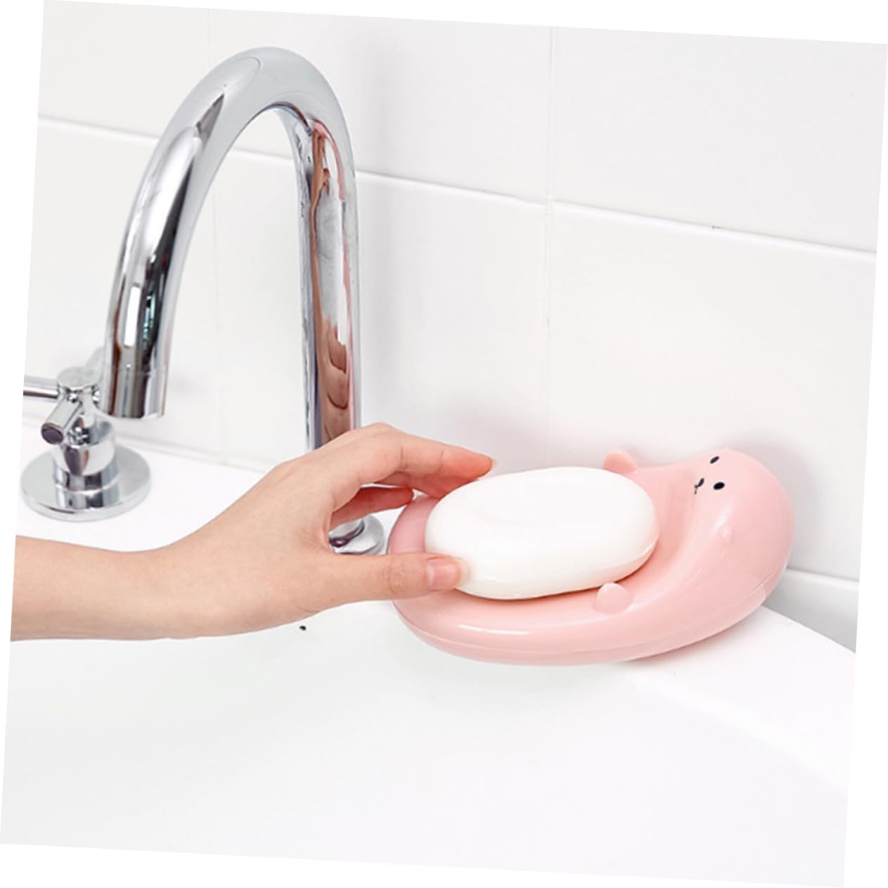 HOLIDYOYO Round Heart Shaped Soap Dish Drainer Holder 1