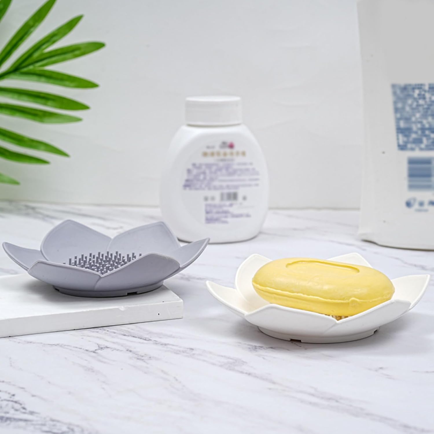 QUARK 1pc Lotus Shape Non-Slip Silicone Soap Holder