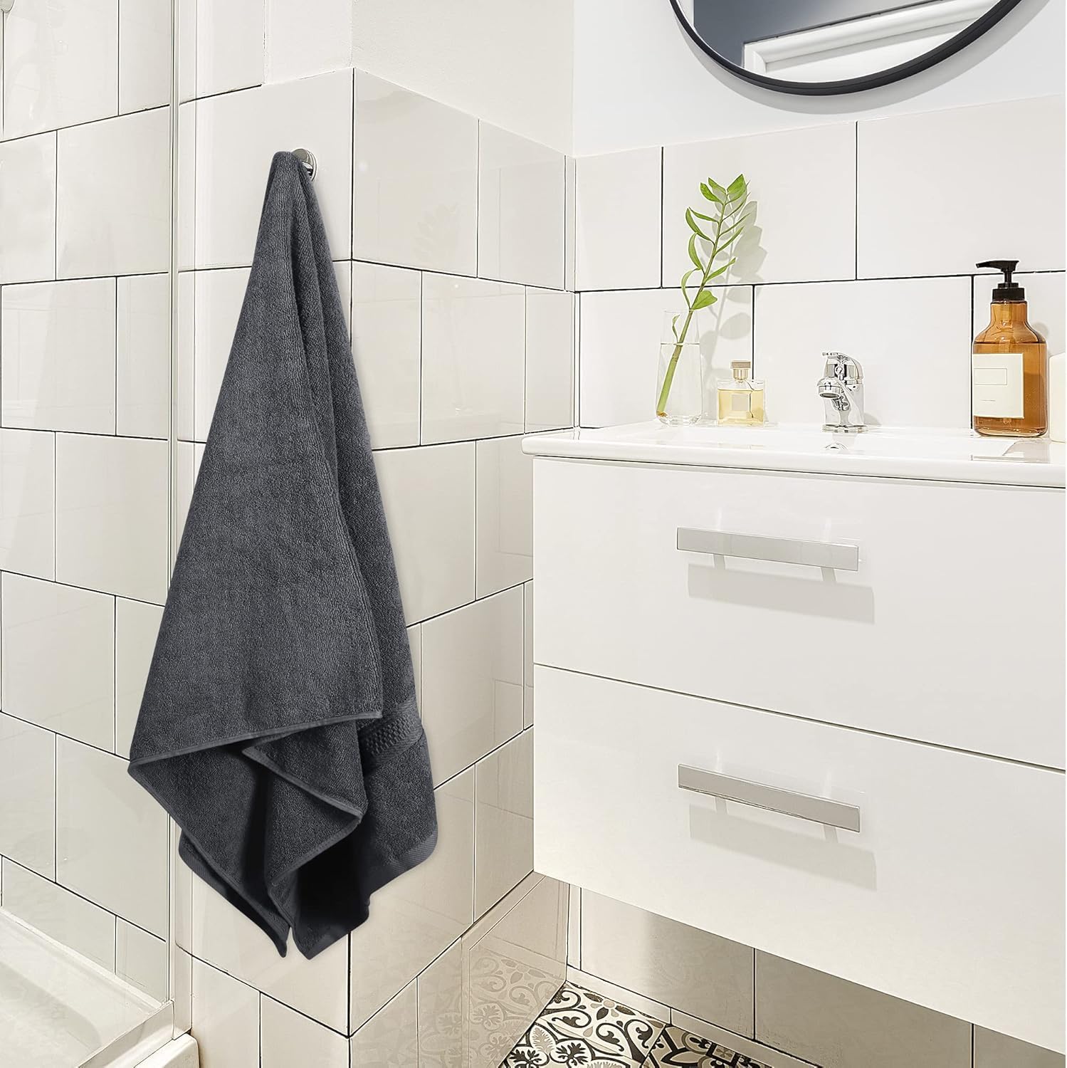 UrbAmerican Extra Large Bath Towels Pack of 4 - 30x60in 100 Cotton Grey