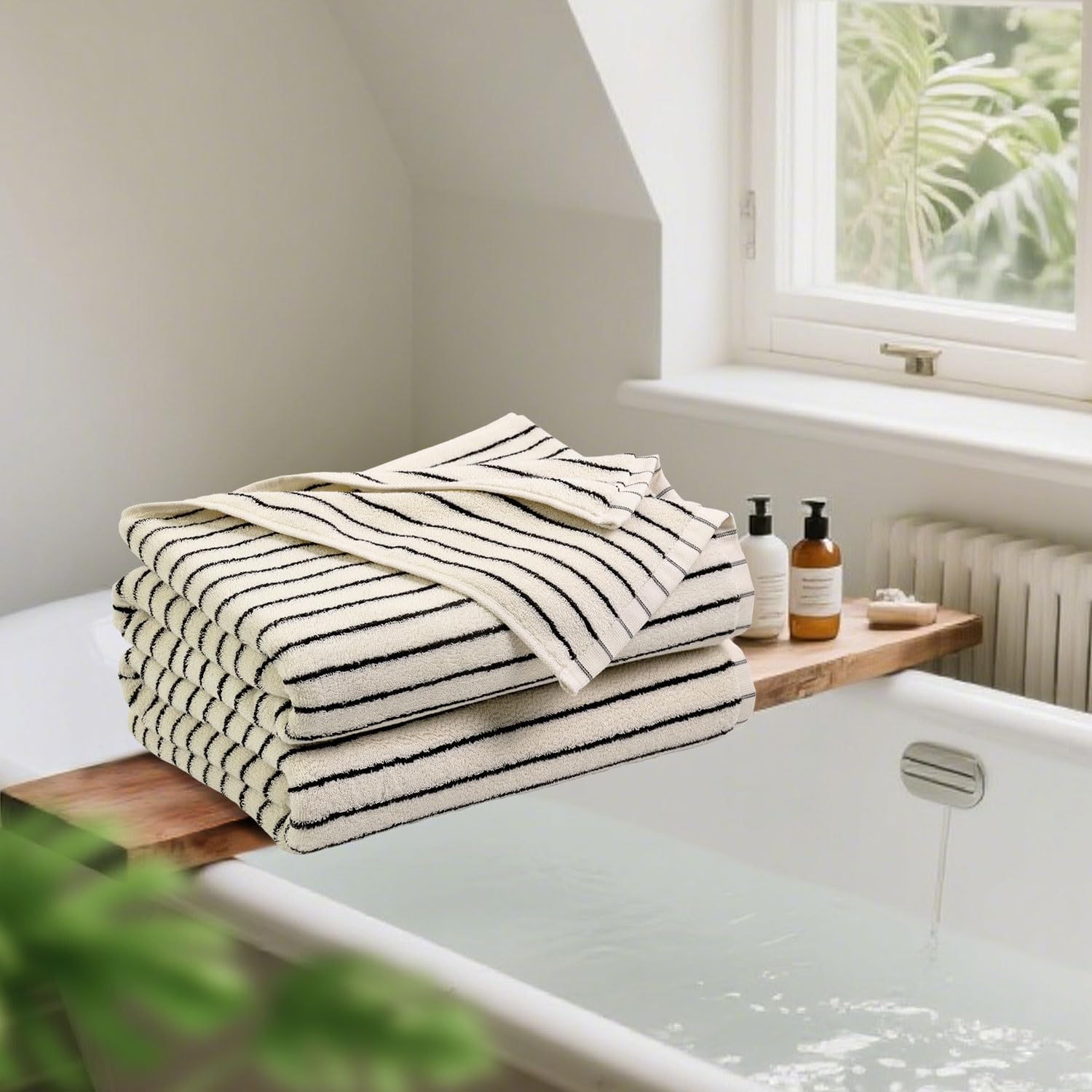 Jacquotha Black and White Striped Bath Towels Set of 2