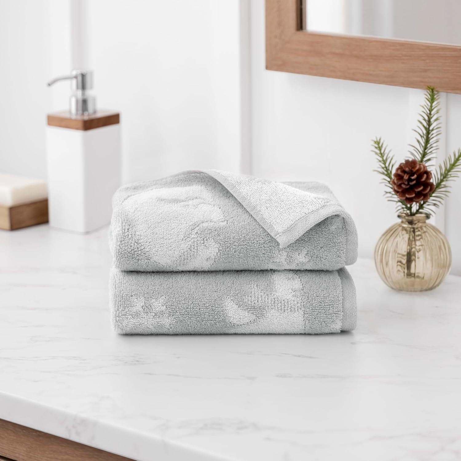 Martha Stewart Arctic Bears Holiday Bath Towels Set of 2 Gray White