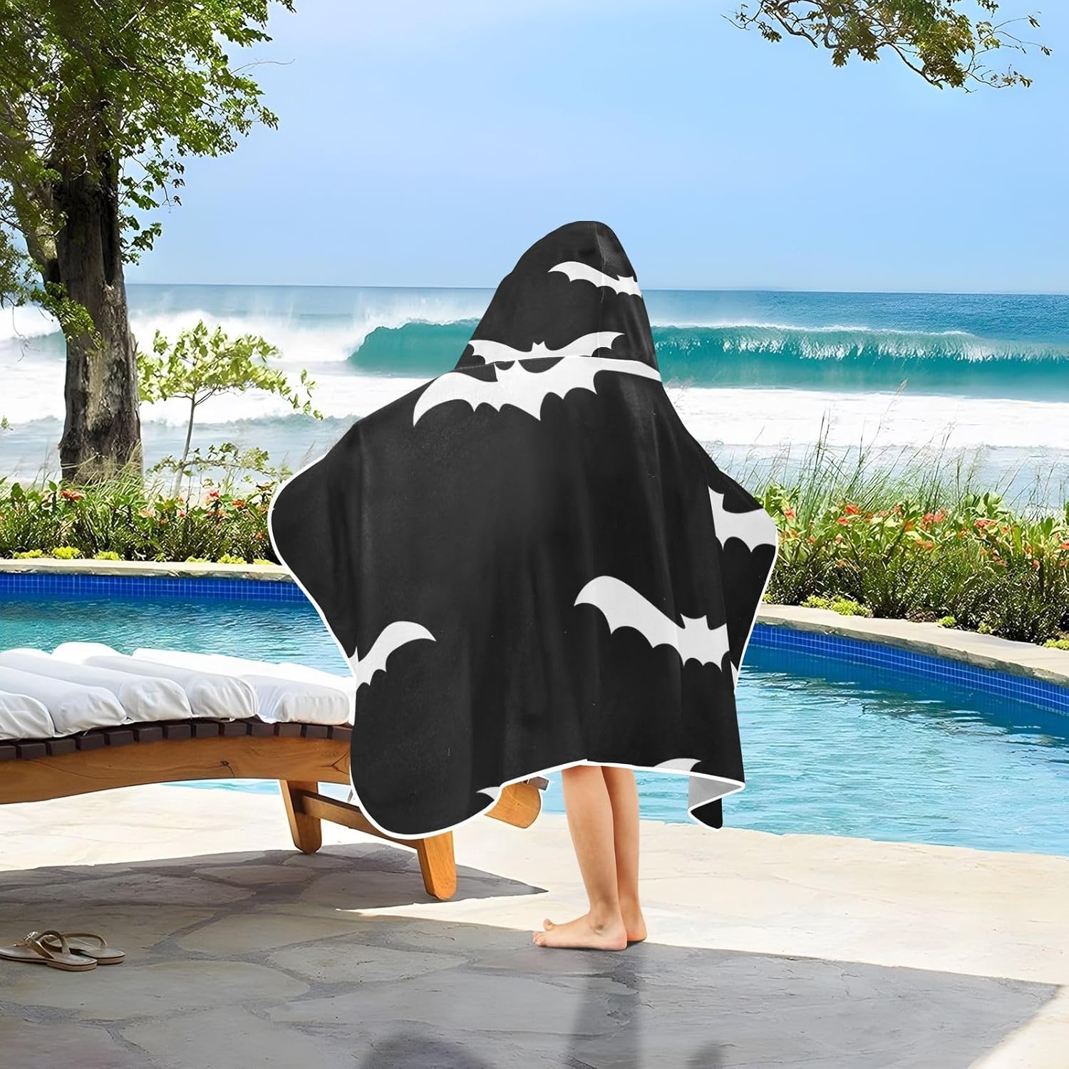CHIFIGNO Personalized White Bats Black Toddler Bath Towel