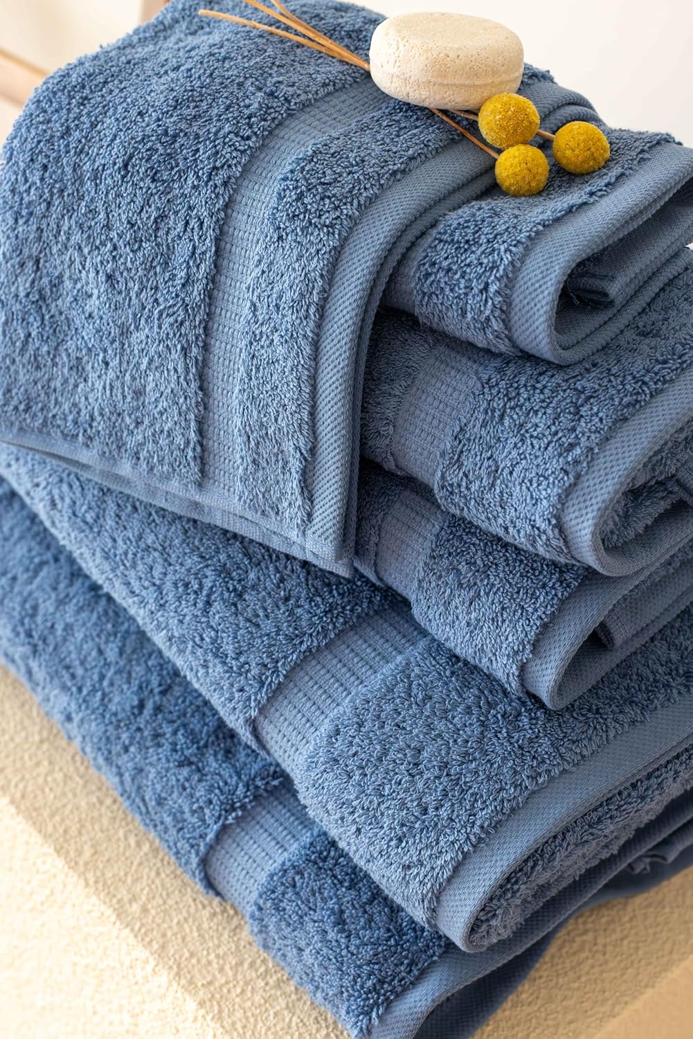SALBAKOS Luxury 6-Piece Towel Set with Blue Design