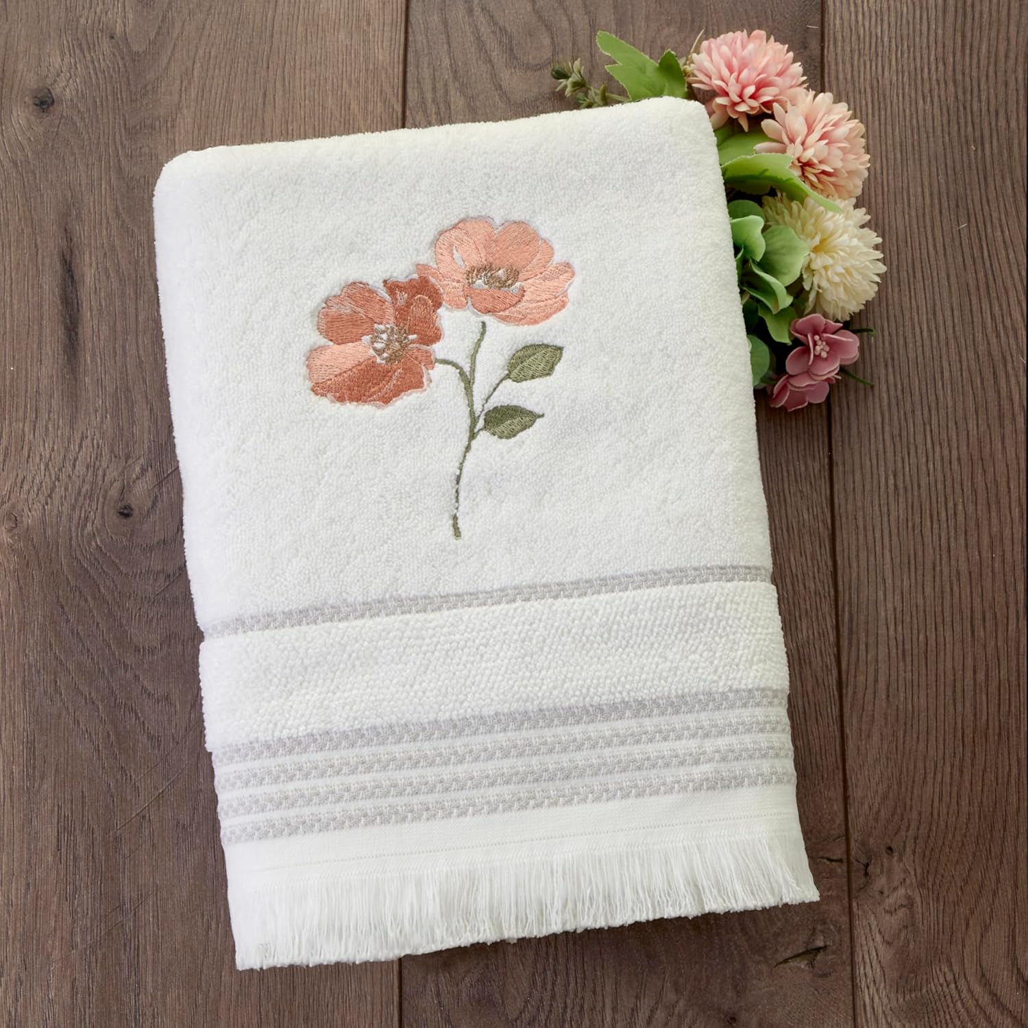 SKL Home Misty Floral Bath Towel White